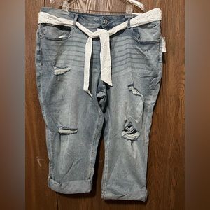 NWT Maurices Crop Vintage  24W